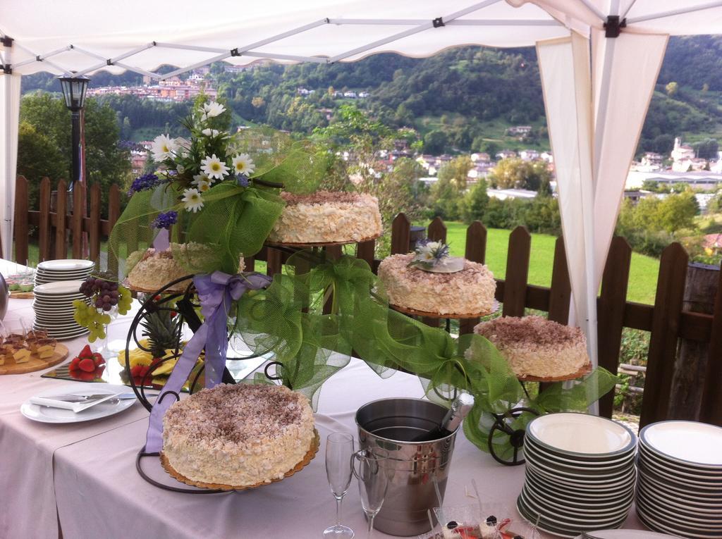 Albergo Trattoria Dazze Marcheno 外观 照片