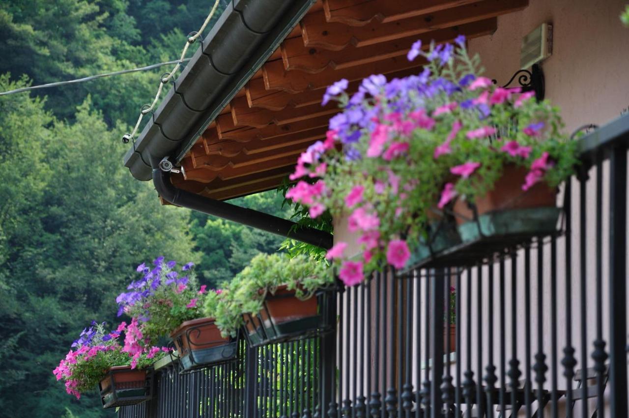 Albergo Trattoria Dazze Marcheno 外观 照片